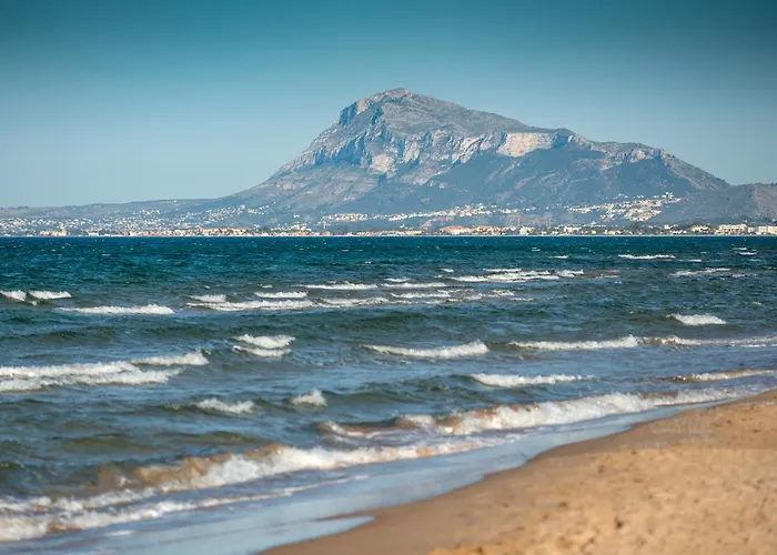 Mar By On Travel Oliva